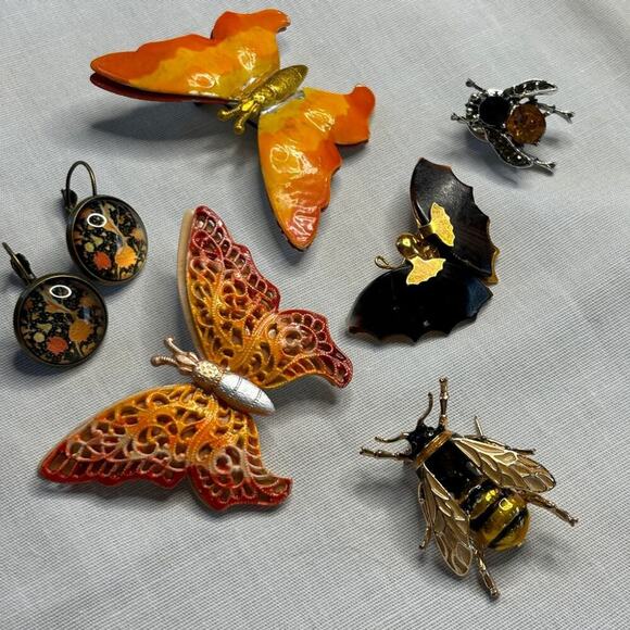 Bumble & Butterfly Lot of Vintage Pins Brooches Earring Ornate Insects Retro - Picture 11 of 11